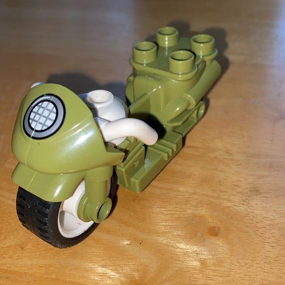 Lego Duplo ARMY GREEN MOTORCYCLE Motorbike Legoville City Harley Motor Cycle - Picture 2 of 6